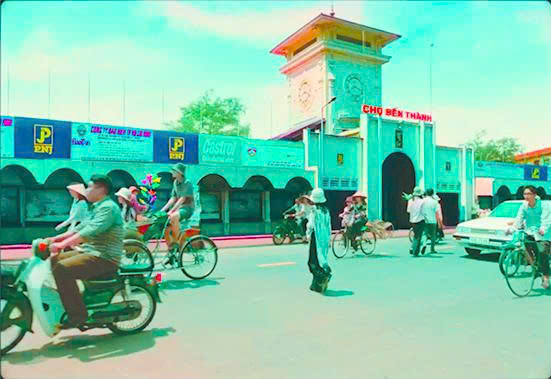 Triển lãm ảnh “Thành phố Hồ Chí Minh vươn mình cùng đất nước qua góc nhìn điện ảnh”